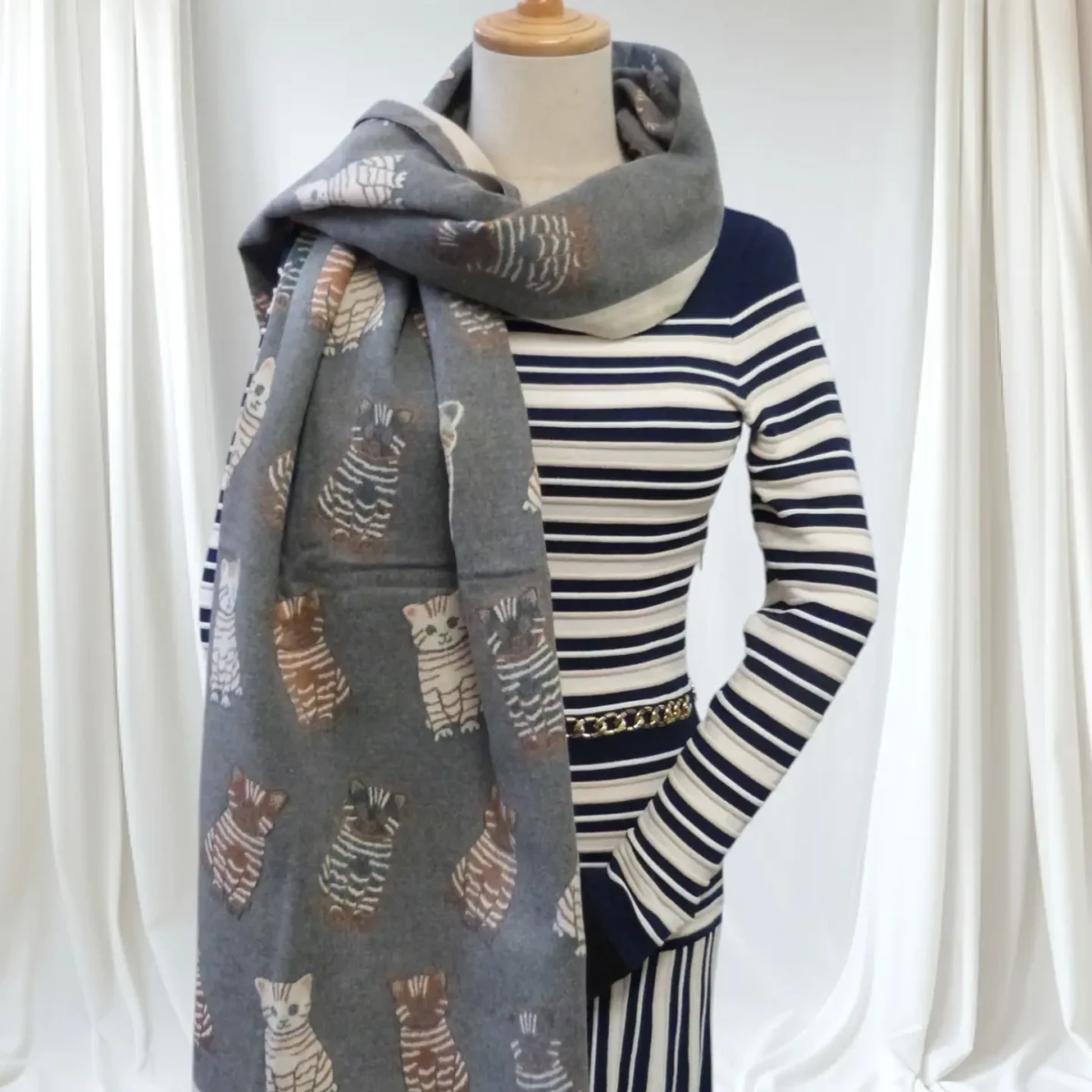 grey tabby cat scarf